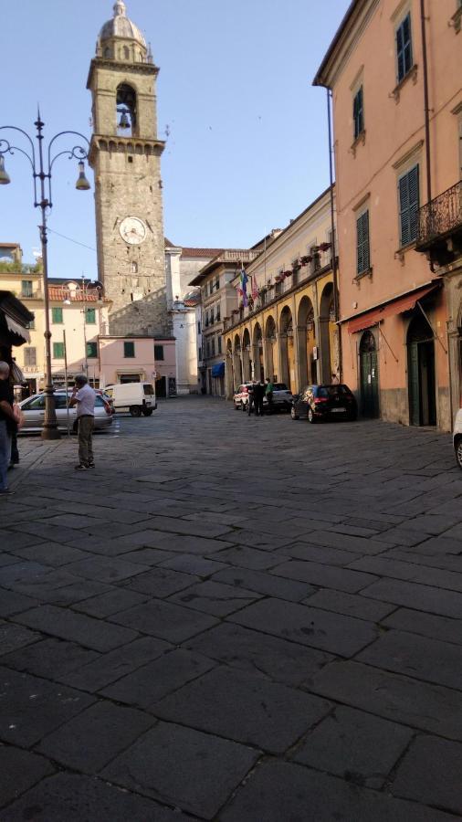 Tuscany, Pontremoli, Italy Swallows Court Lovely Home Sleeps 2 To 4 People Extérieur photo