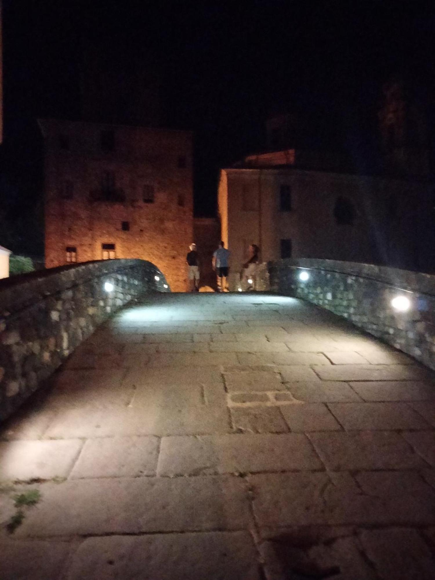 Tuscany, Pontremoli, Italy Swallows Court Lovely Home Sleeps 2 To 4 People Extérieur photo